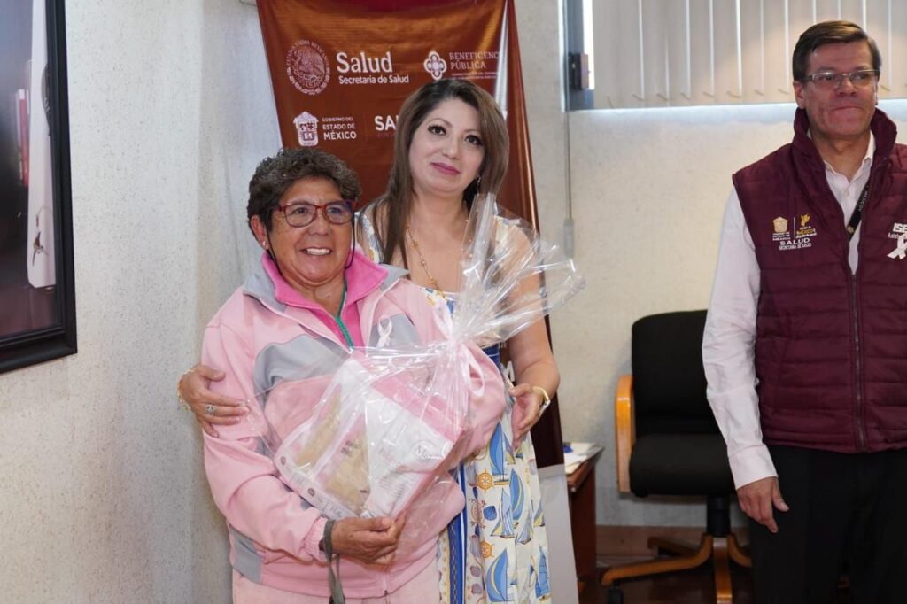 Entregan prótesis a sobrevivientes de cáncer de mama