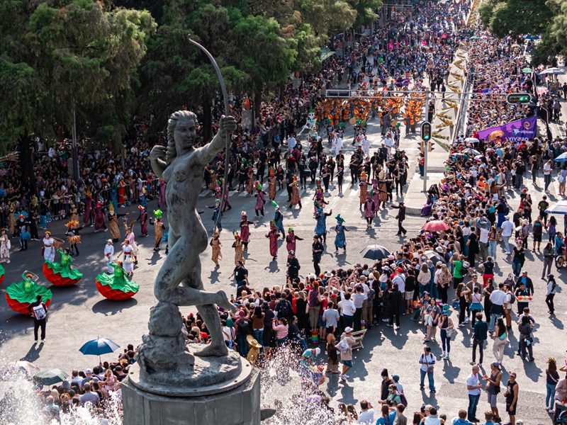 Gran Desfile de Muertos 2025 celebrado con arte y memoria