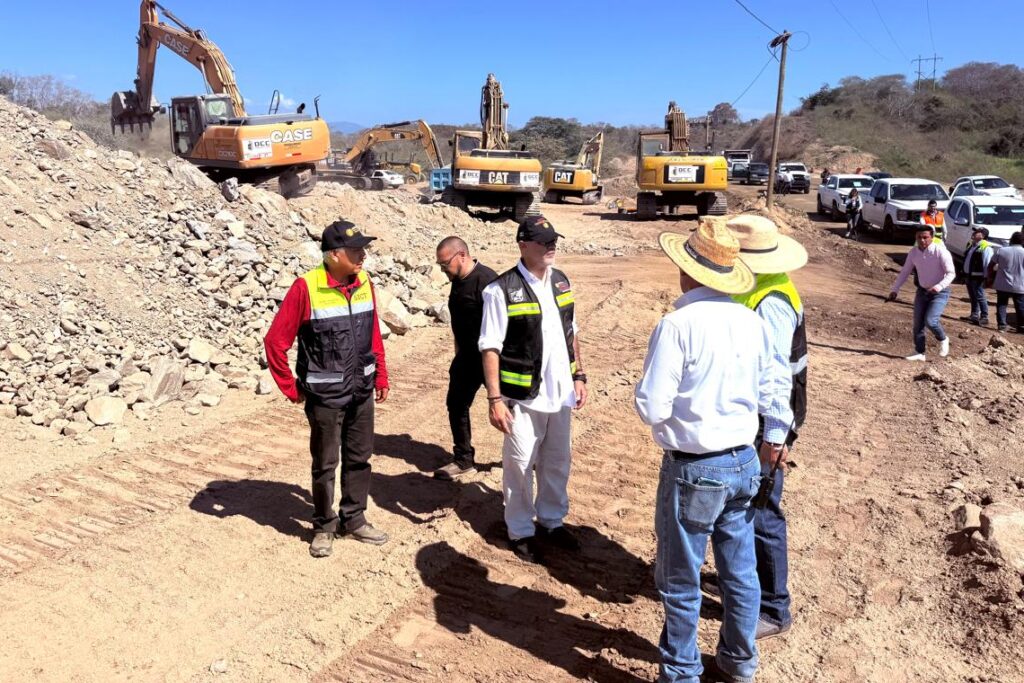Supervisan modernización de carretera Pochutla-Huatulco
