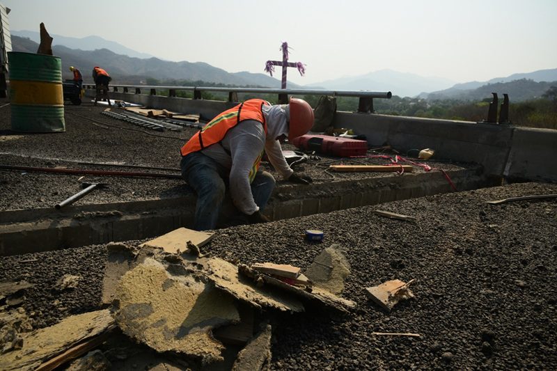 SICT reconoce labor esencial de las y los camineros