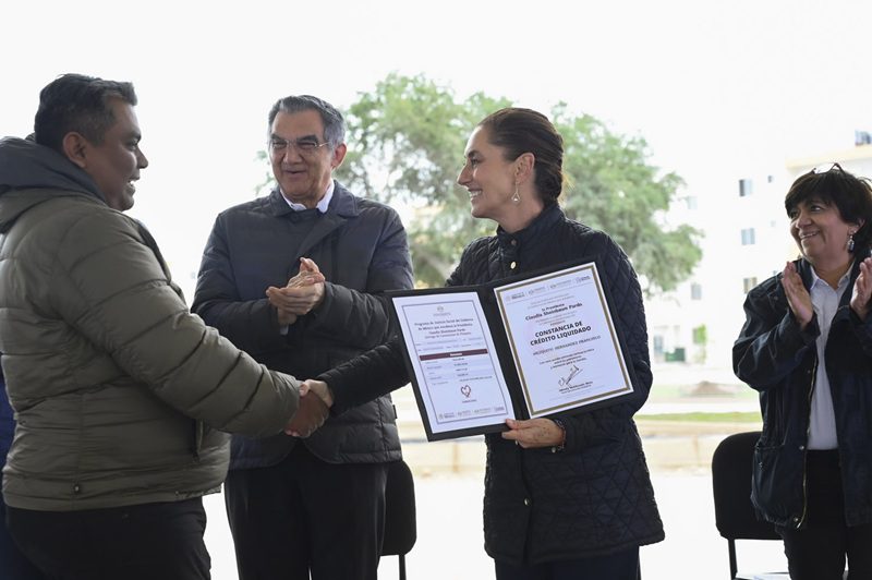 Sheinbaum entrega viviendas del Bienestar en Reynosa