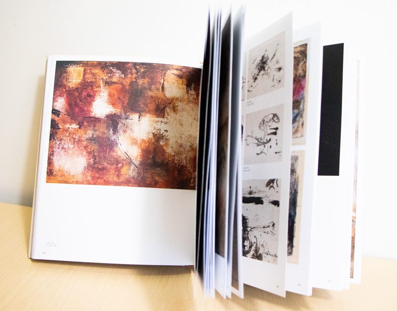 Presentan catálogo sobre la obra de Lilia Carrillo en Bellas Artes