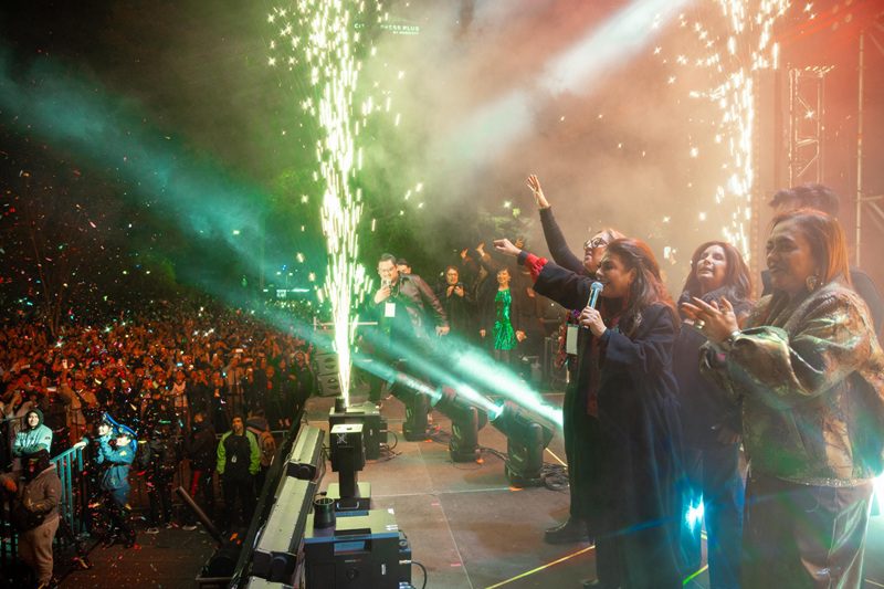 Reforma vibra con 250 mil personas en bienvenida 2026