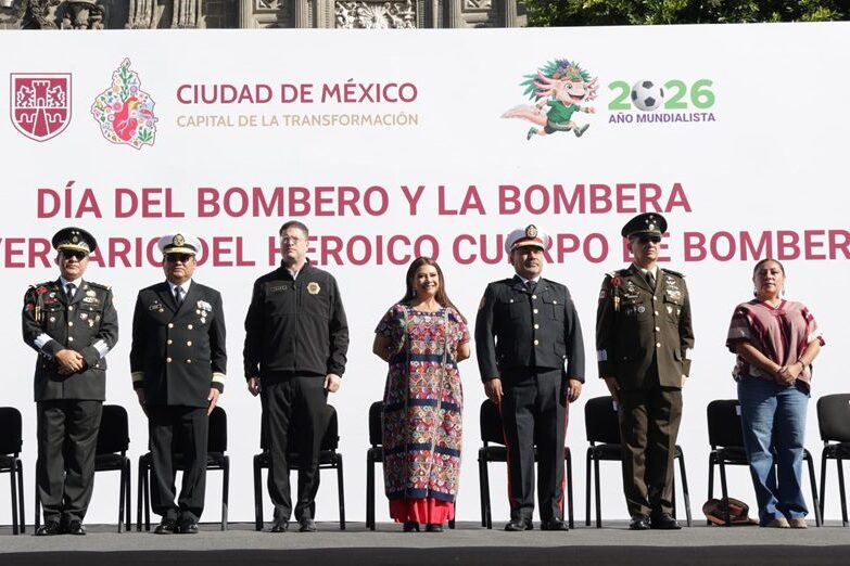 Clara Brugada reconoce 170 años del H. Cuerpo de Bomberos