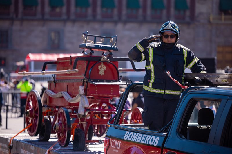 Clara Brugada reconoce 170 años del H. Cuerpo de Bomberos