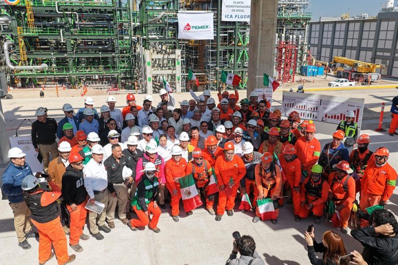 Sheinbaum supervisa modernización de refinería de Tula