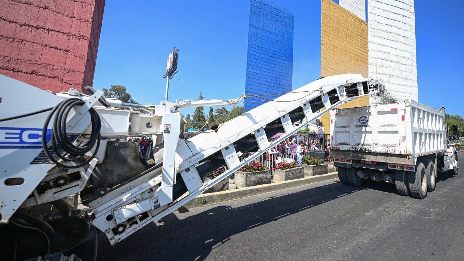 Delfina Gómez inicia reconstrucción del Periférico Norte