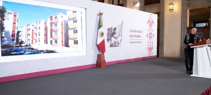 Entregan 128 viviendas en Sonora y QRoo