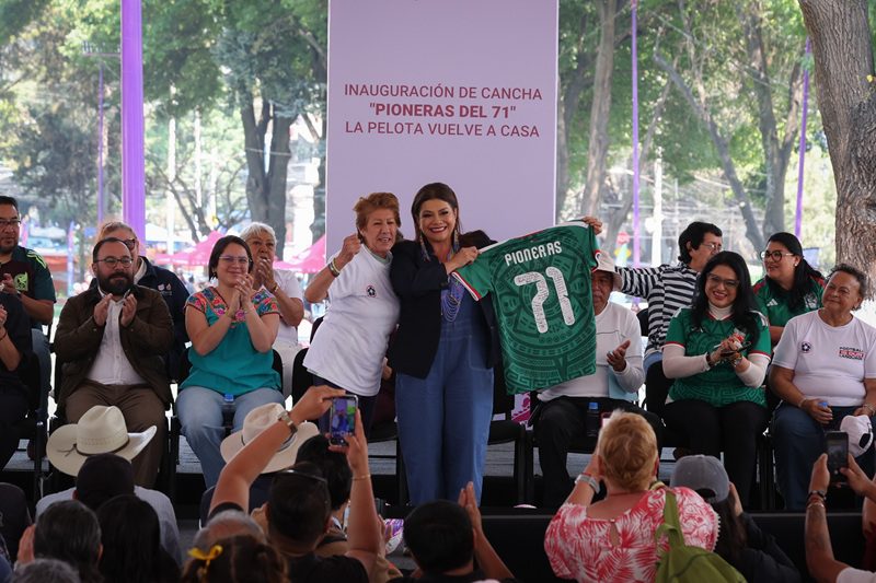 Brugada inaugura canchas rumbo al Mundial