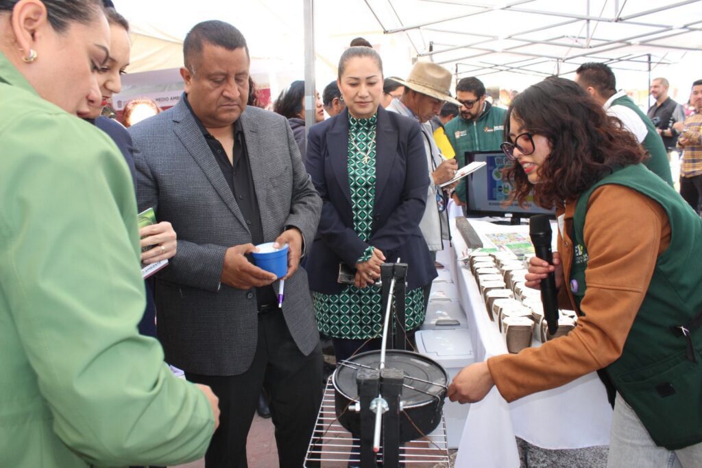Gobierno Edoméx impulsa energías limpias con calentadores solares