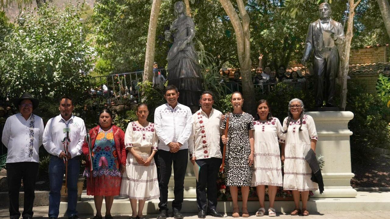 Sheinbaum honra a Juárez y a Margarita Maza