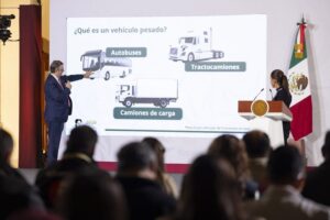 Sheinbaum lanza plan para vehículos pesados