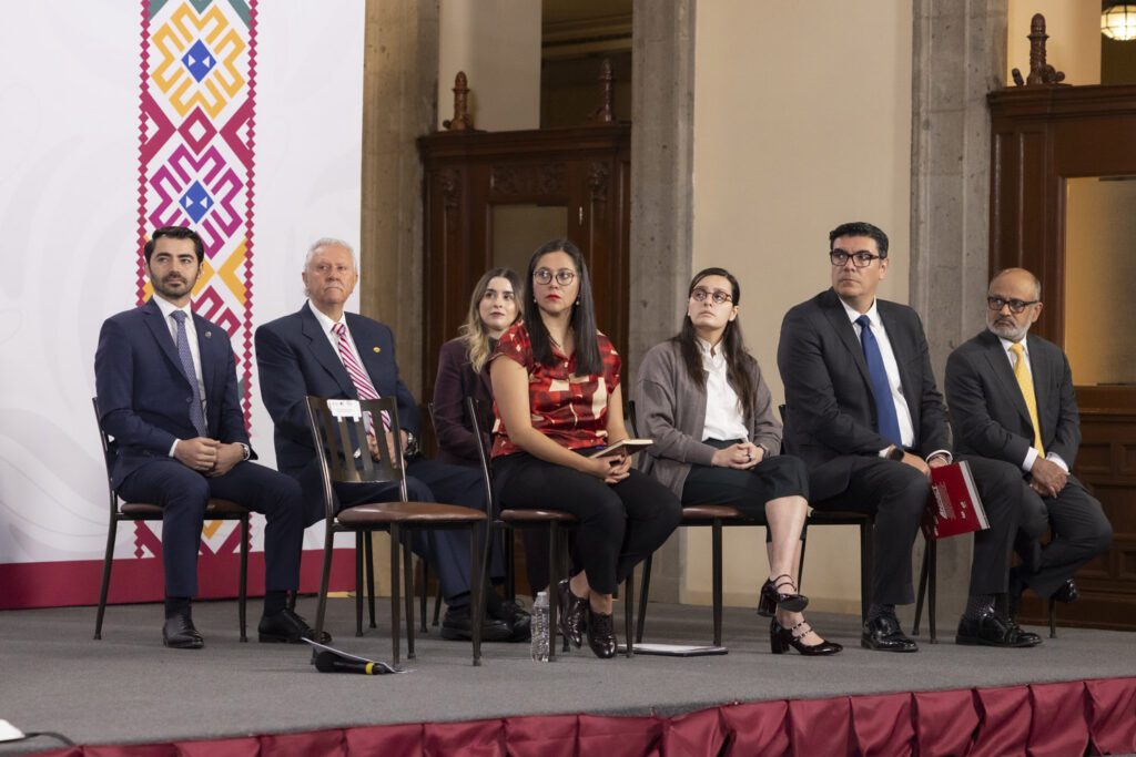 Sheinbaum lanza plan para vehículos pesados