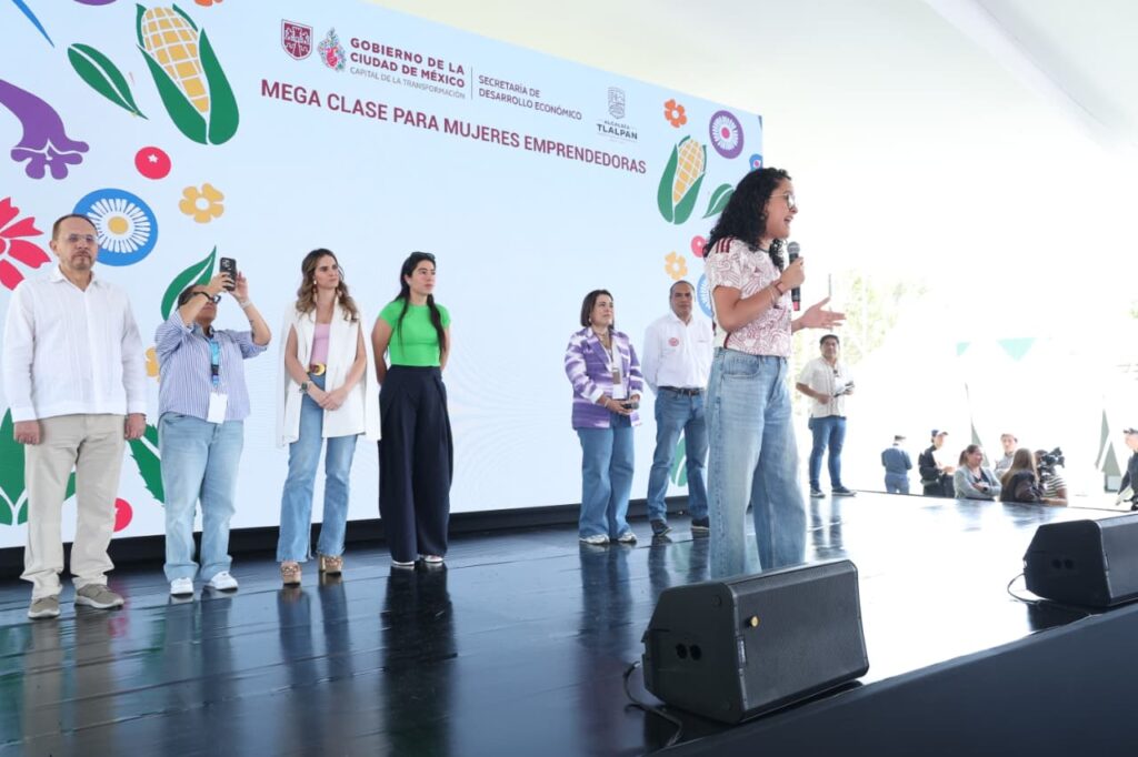 CDMX impulsa IA para mujeres emprendedoras