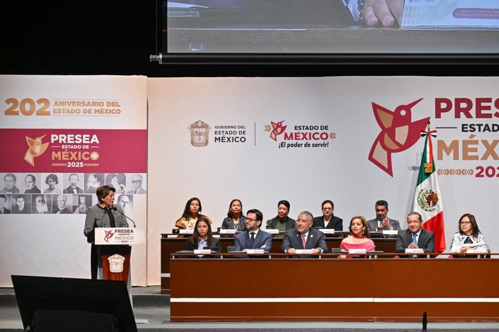 Delfina Gómez entrega la Presea Edoméx 2025