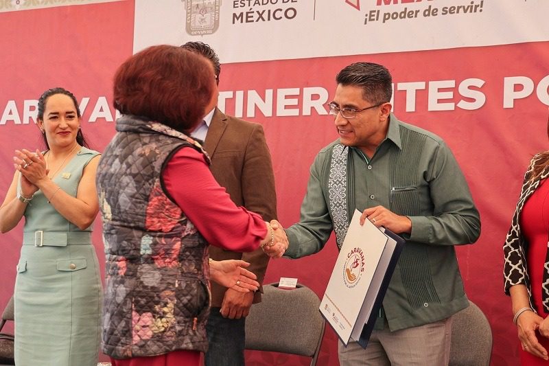 Caravanas Itinerantes entregan 17 mil testamentos gratis en Edoméx