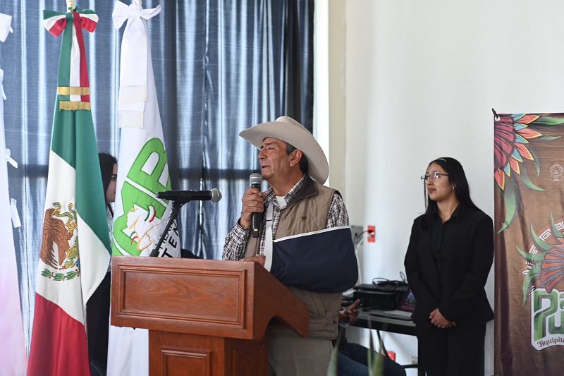 Durante el encuentro, el director general de Probosque, Alejandro Sánchez Vélez, subrayó el valor estratégico de esta planta frente al cambio climático, al destacar su alta resistencia a condiciones adversas, bajo requerimiento de agua y capacidad para regenerar suelos degradados.