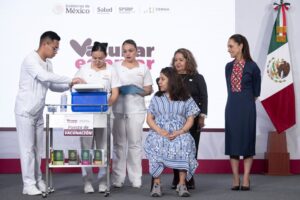 Sheinbaum impulsa vacunación y más hospitales