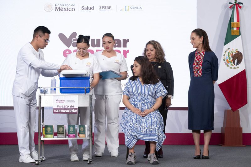 Sheinbaum impulsa vacunación y más hospitales