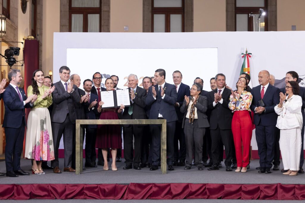 Sheinbaum impulsa acero nacional con acuerdo