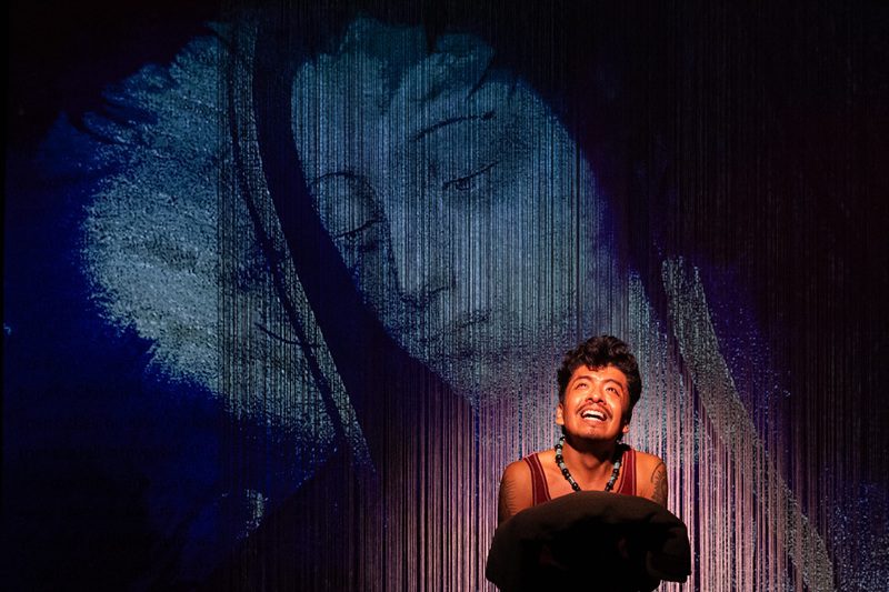 Yo Marcos explora identidad y fe en escena íntima