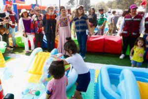 Clara Brugada inaugura albercas gratuitas en vacaciones