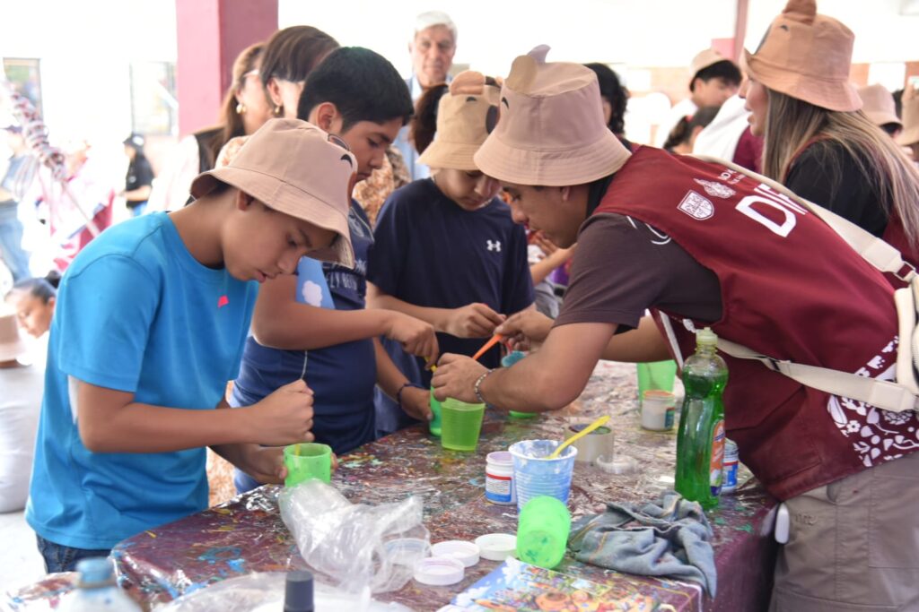 Feria del DIF promueve derechos de la niñez