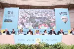 Clara Brugada propone fondo global contra pobreza