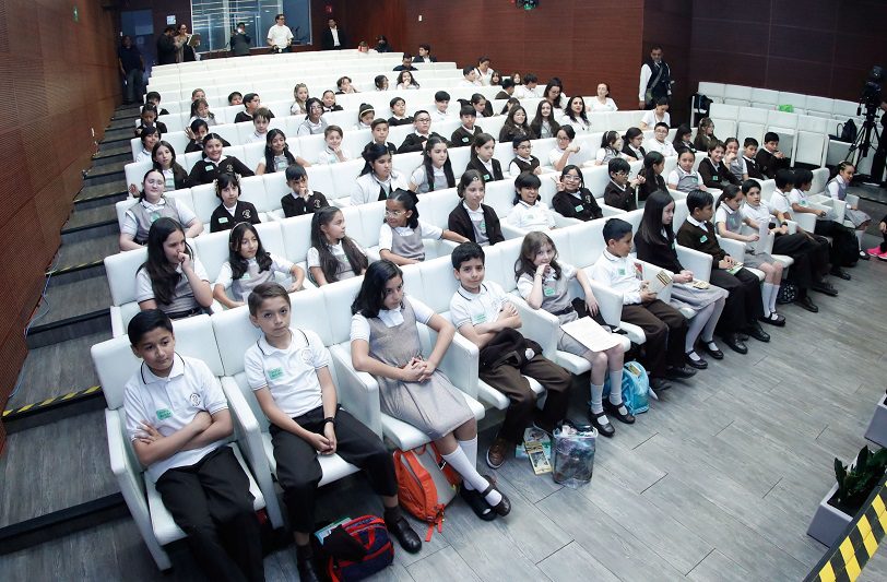 Niñez participa en Parlamento Infantil en el Senado