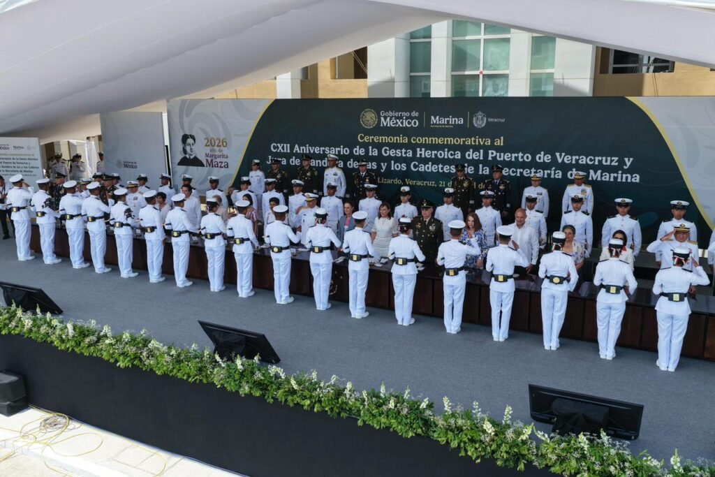 Sheinbaum llama a marinos leales y valientes