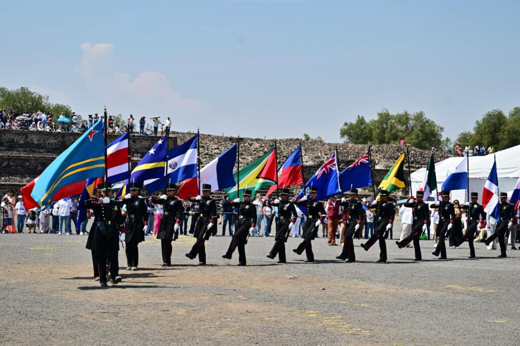 Delfina Gómez encabeza encendido del Fuego Nuevo