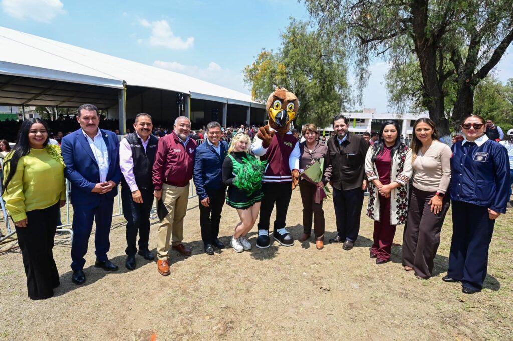 Delfina Gómez impulsa becas para jóvenes mexiquenses