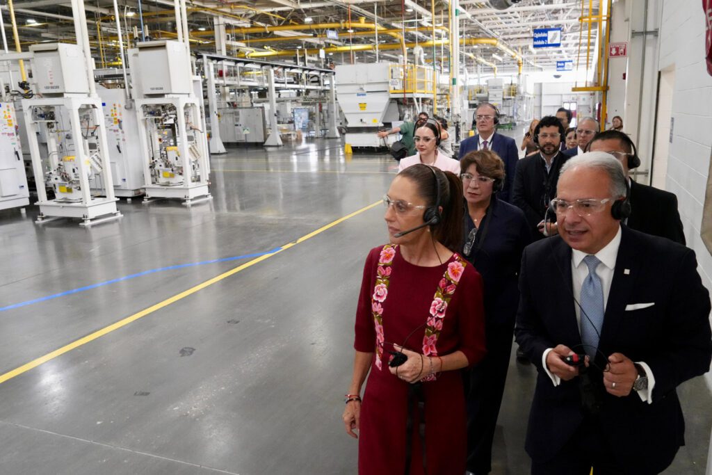 Sheinbaum destaca confianza de GM en México