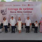 Sheinbaum impulsa becas para útiles escolares