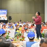 Eduardo Ramírez reconoce a constructores de escuelas