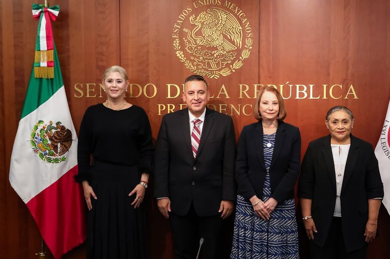 Ricardo Lugo asume curul en el Senado