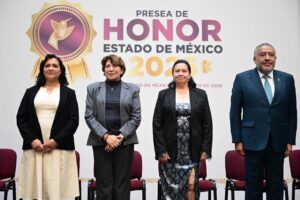 Presea Edoméx honra a docentes mexiquenses