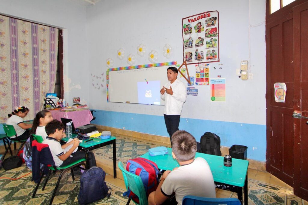 Dr. Eduardo López Farías