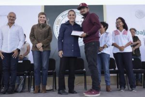Sheinbaum inicia entrega de apoyos para vivienda en San Quintín
