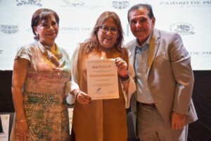 DIF Capitalino reconoce trayectoria laboral