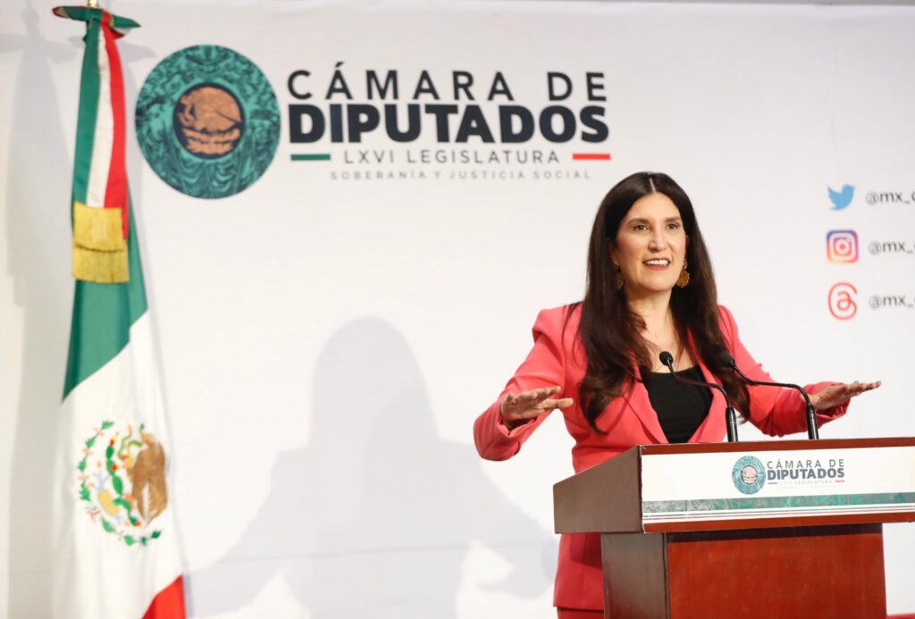 Kenia López pide romper pacto de impunidad
