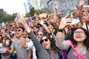 Marcha del Orgullo reúne a 550 mil en la capital