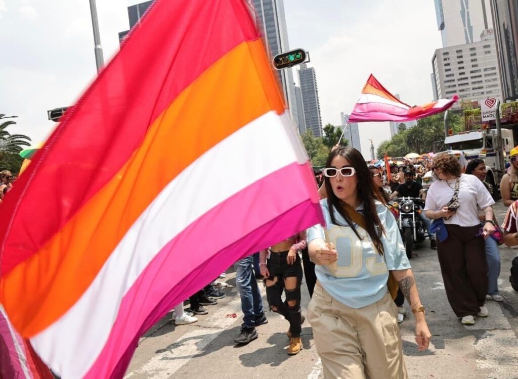 Marcha del Orgullo reúne a 550 mil en la capital