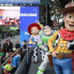 DISNEY MAGIC RUN- CARRERA 2026 CELEBRÓ UN DÍA INOLVIDABLE EN FAMILIA INSPIRADO EN TOY STORY 5 DE DISNEY Y PIXAR  