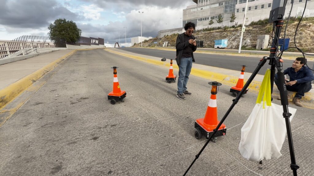 IPN crea conos robotizados para seguridad vial