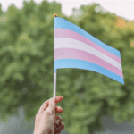 Amnistía Internacional cuestiona desalojo de protesta trans en la Secretaría de Gobernación
