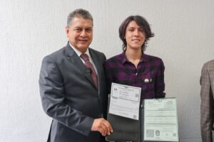 Estado de México emite primera acta no binaria