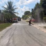 José Alfredo Contreras acelera el bacheo en Bacalar