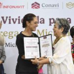 Sheinbaum entrega viviendas en Michoacán