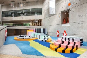 Performance transforma la instalación del Museo Tamayo